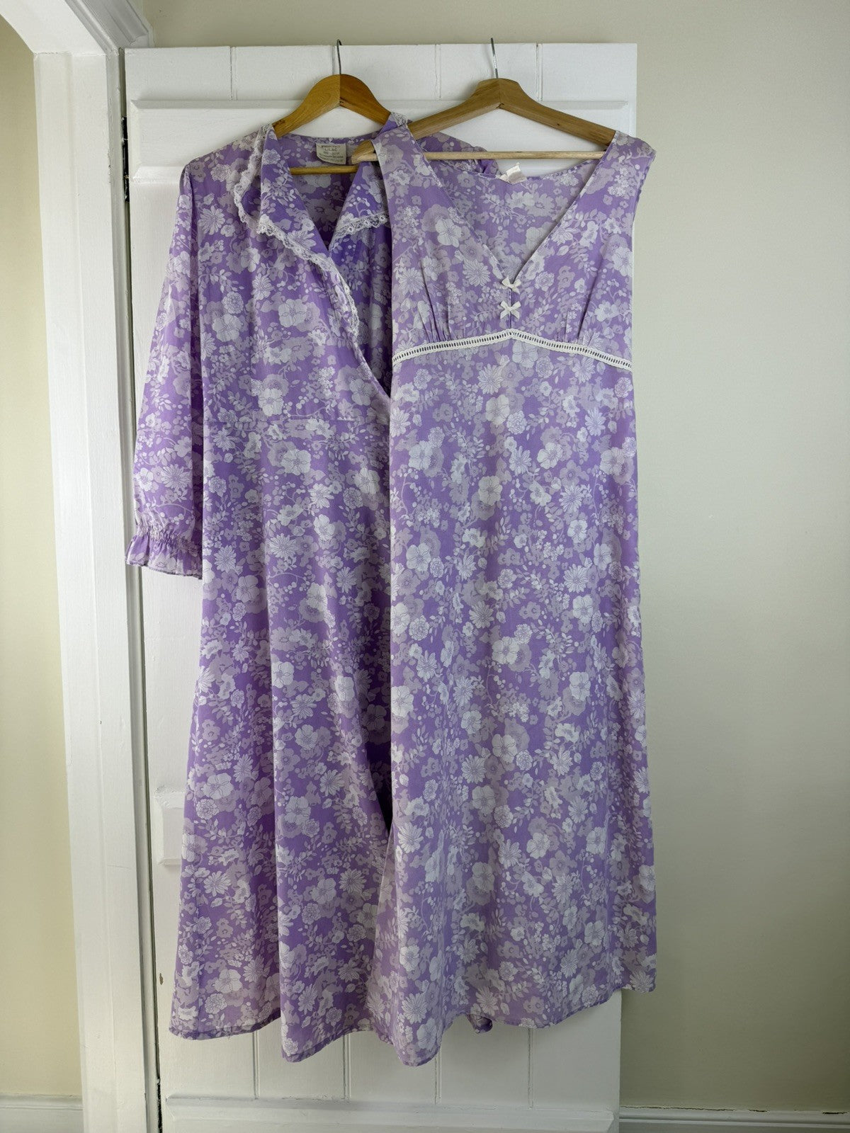 Vintage 1970s Size XL 14 & 16 Purple Floral  Midi Wrap Slip Night Dress Set