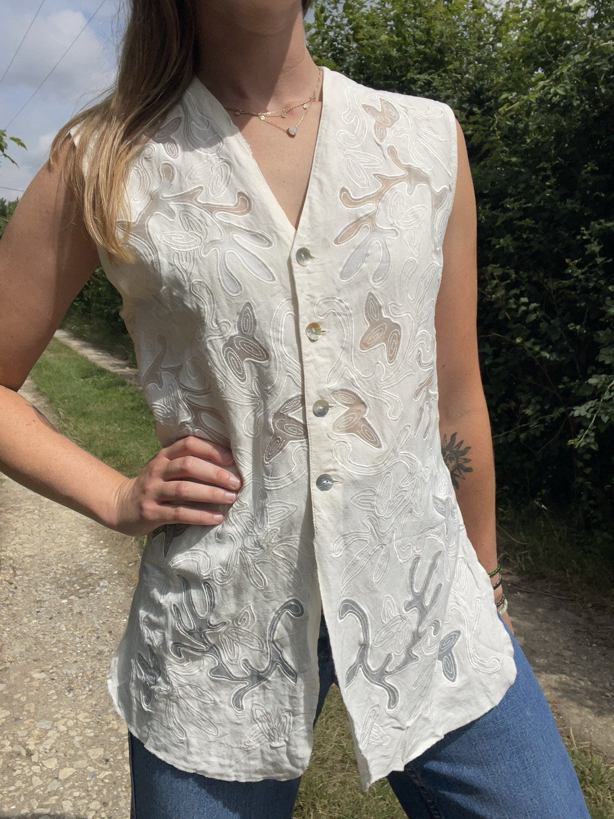 Vintage Size M 10-14 Cream Linen Blend Embroidered Boho Waistcoat Top Cartoon
