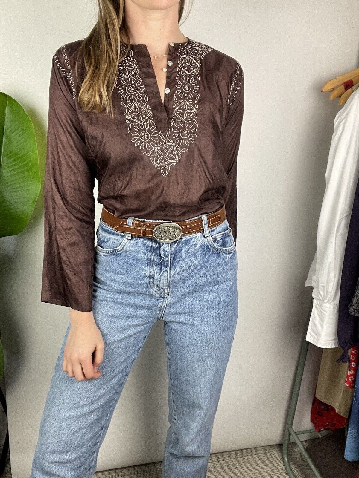 Vintage 70s Size S 6-10 Brown 100% Indian Silk Embroidered Boho Top