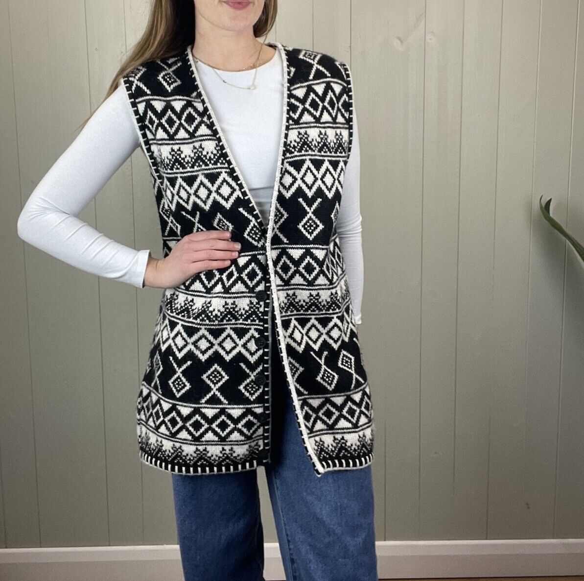 90s Size L 10-14 Black White Boho Patterned Button Front Knit Vest Para