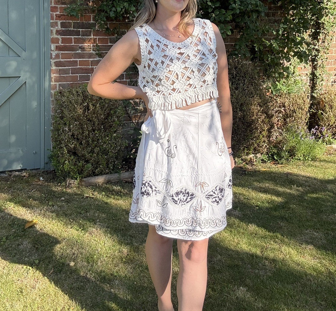 Vintage Free Size 6-16 White Boho Embroidered Wrap Skirt Liz Claiborne