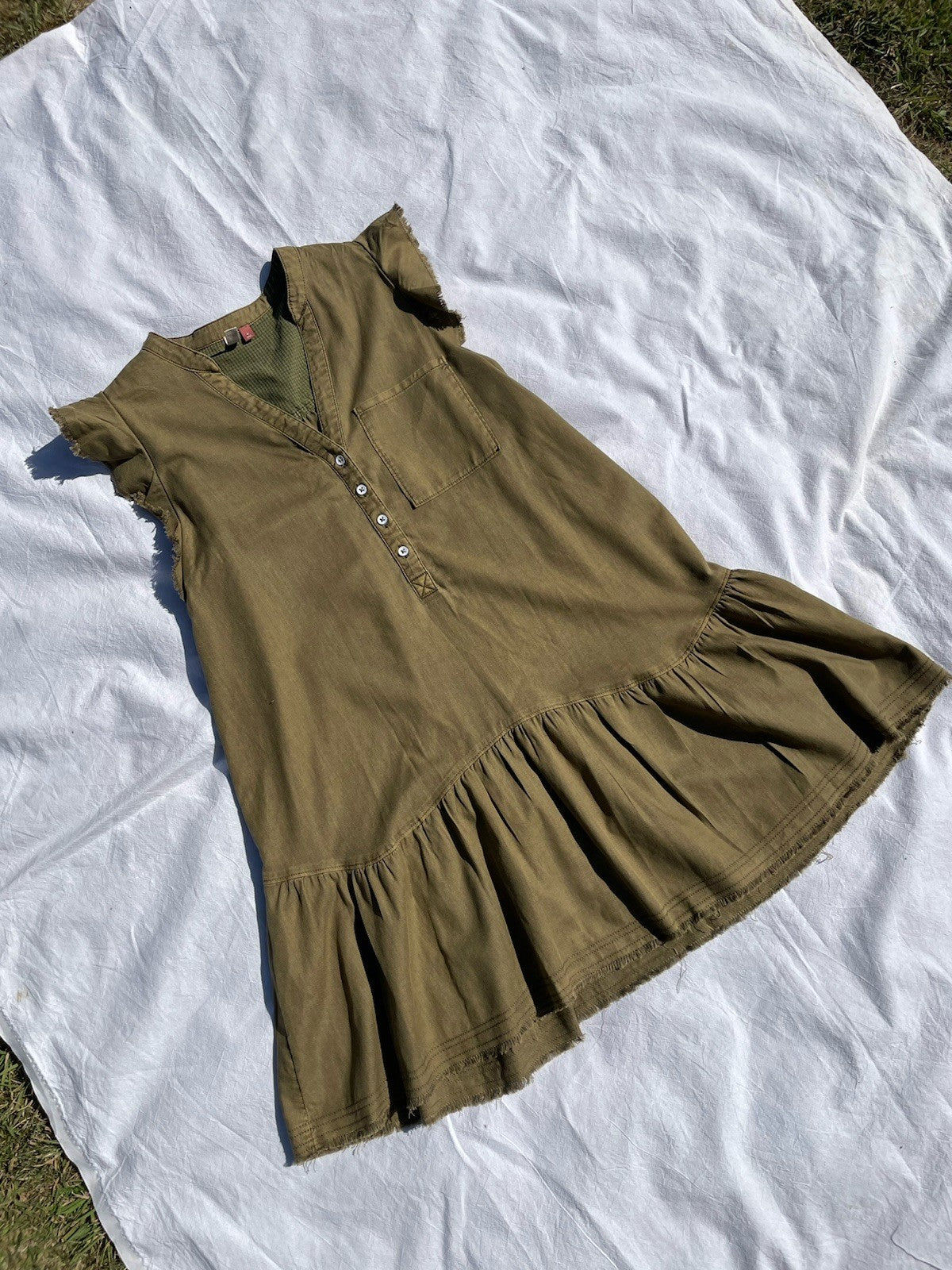 Size M 10-14 Khaki Green Denim Frill Shoulder Dress Pilcro