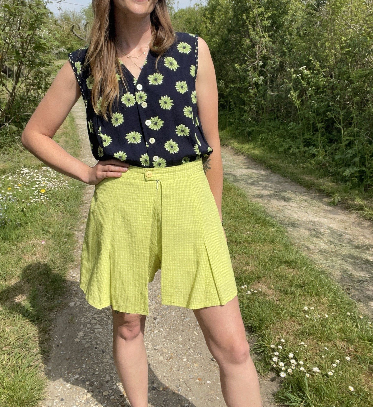 Vintage 90s Size 8 Green Check Summer Skort