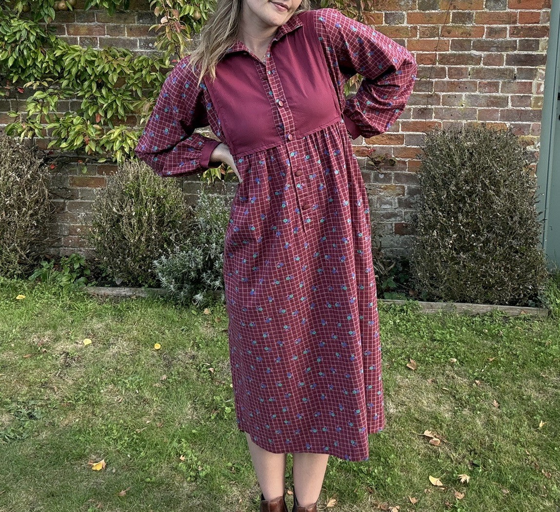 Vintage 70s Size S 6-10 Burgundy Cotton Floral Smock Midi Dress Lacella