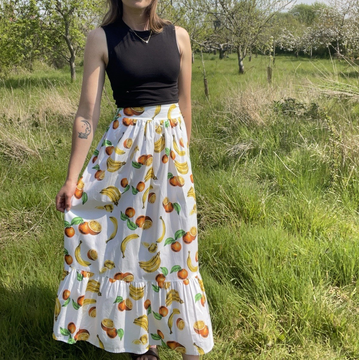 Vintage Size S 6–10 White Banana Fruit Print Midi Maxi Trumpet Skirt Lumina