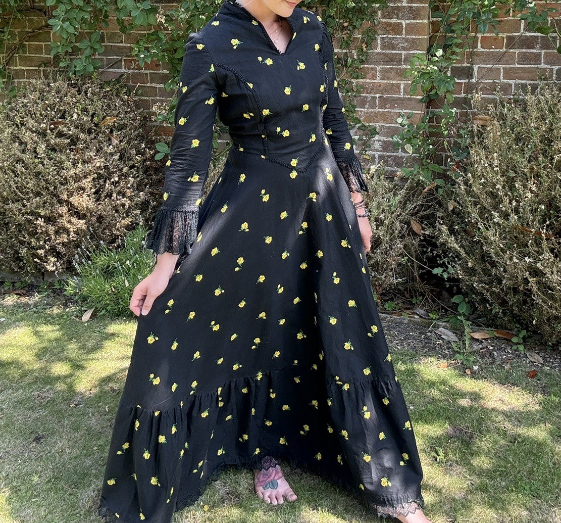 Vintage 70s Size XS 6/8 Black Yellow Floral Cotton Maxi Prairie Dress