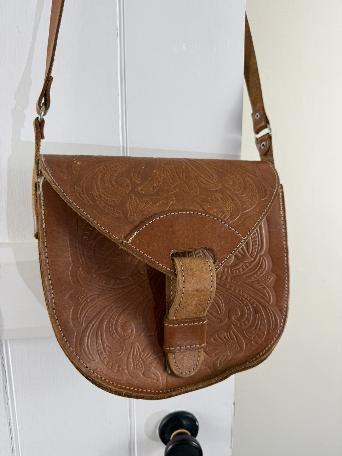 Vintage Tan Brown Tooled Leather Shoulder/Cross Body Bag