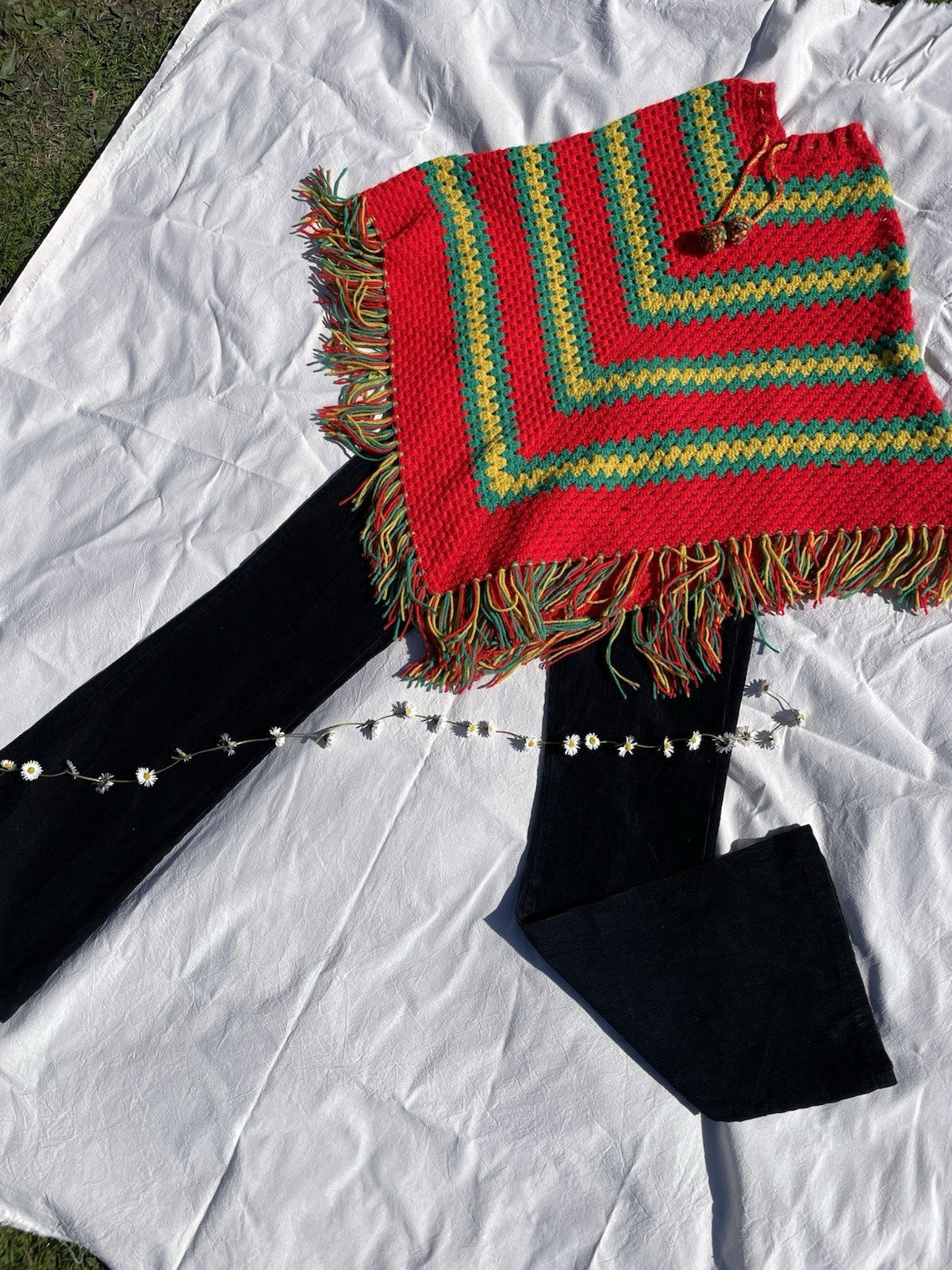 Vintage Free Size 6-12/14 Red Yellow Chevron Knit Fringed Poncho