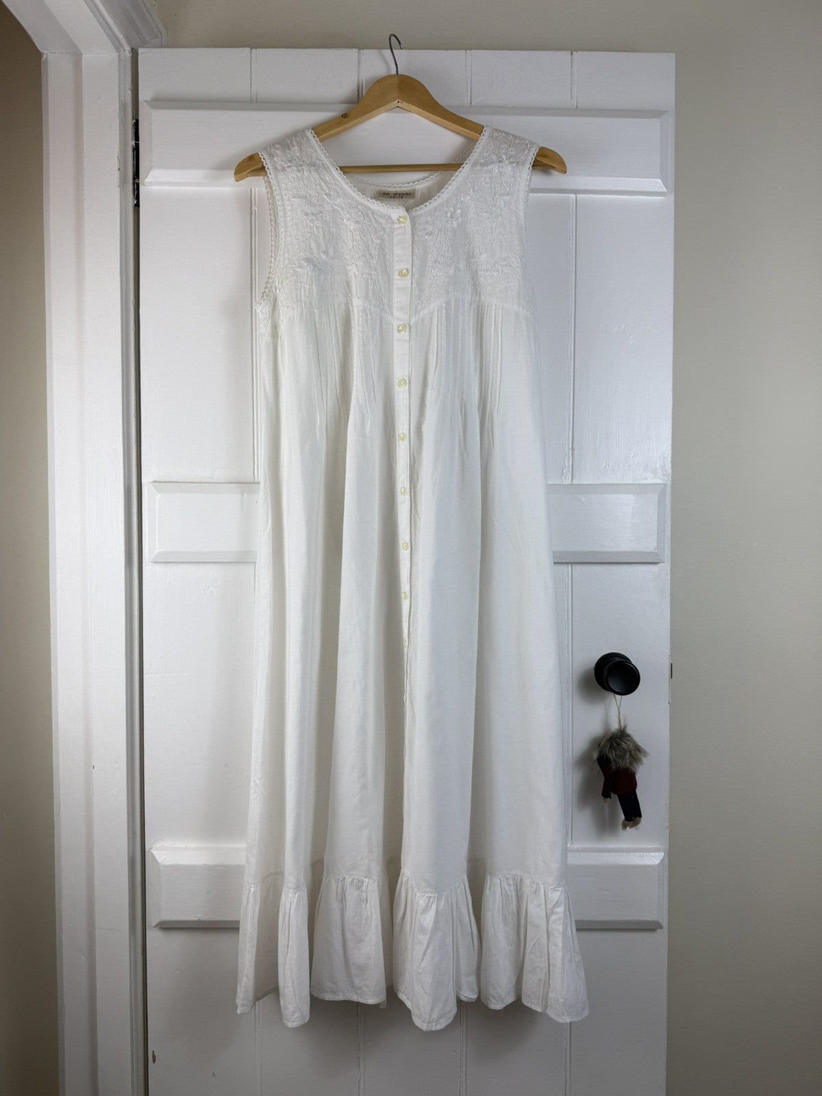 Vintage Size L 10-14 White Embroidered Cotton Midi Night Dress 40 Winks