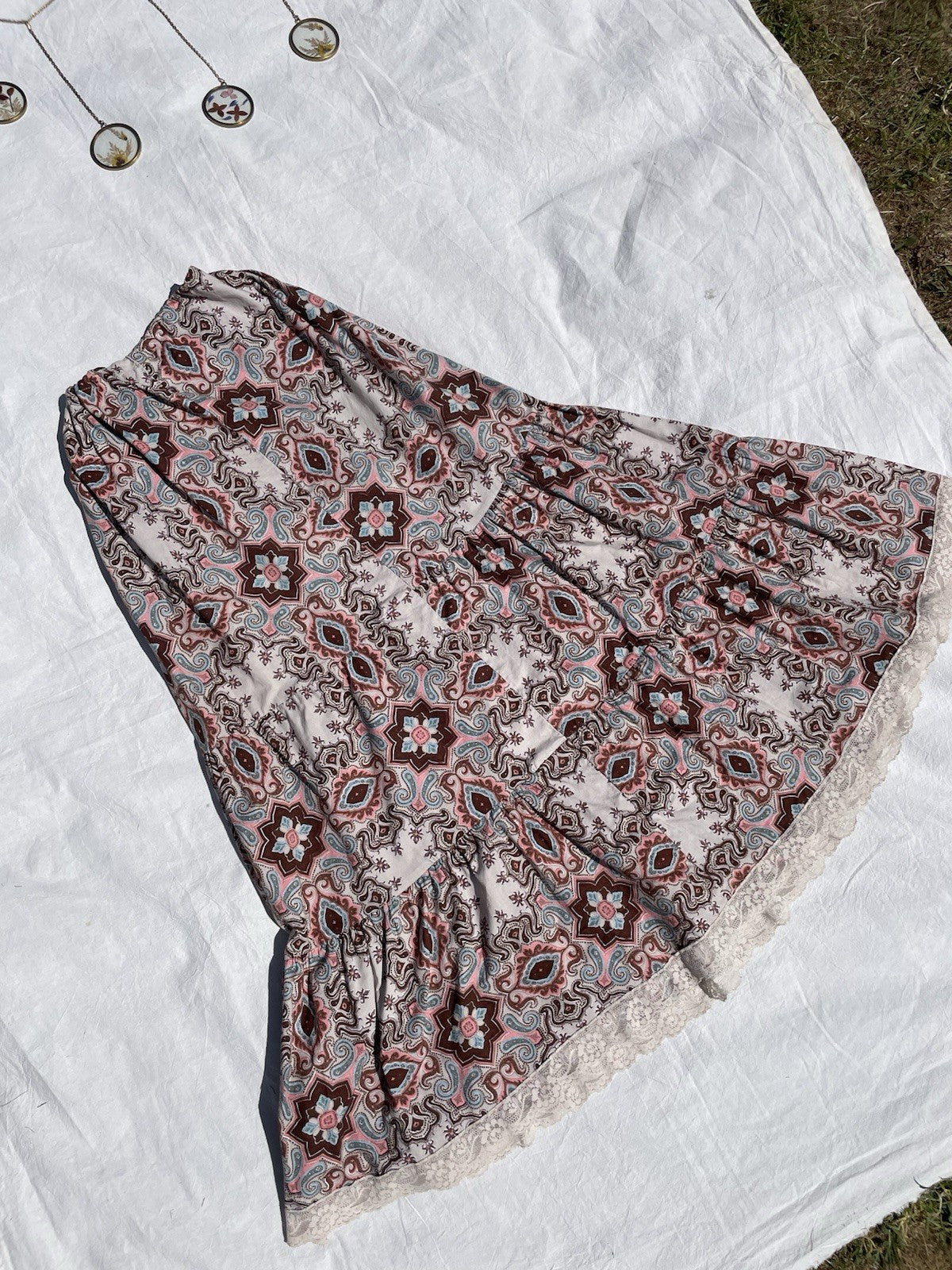 Vintage Free Size 12-24 Boho Patterned Tiered Prairie Gypsy Midi/Maxi Skirt