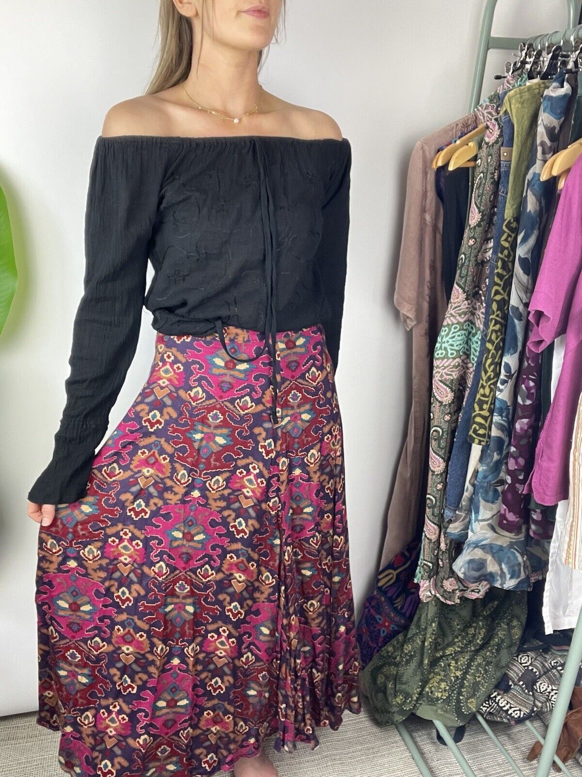 Vintage Size 8 W26/27” Pink Bohemian Patterned Flowy Midi Skirt Alexon