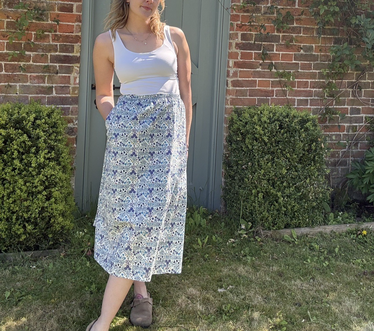 Vintage 80s Size 2XL 16-20 Blue Cotton Floral Midi Skirt Carr & Westley
