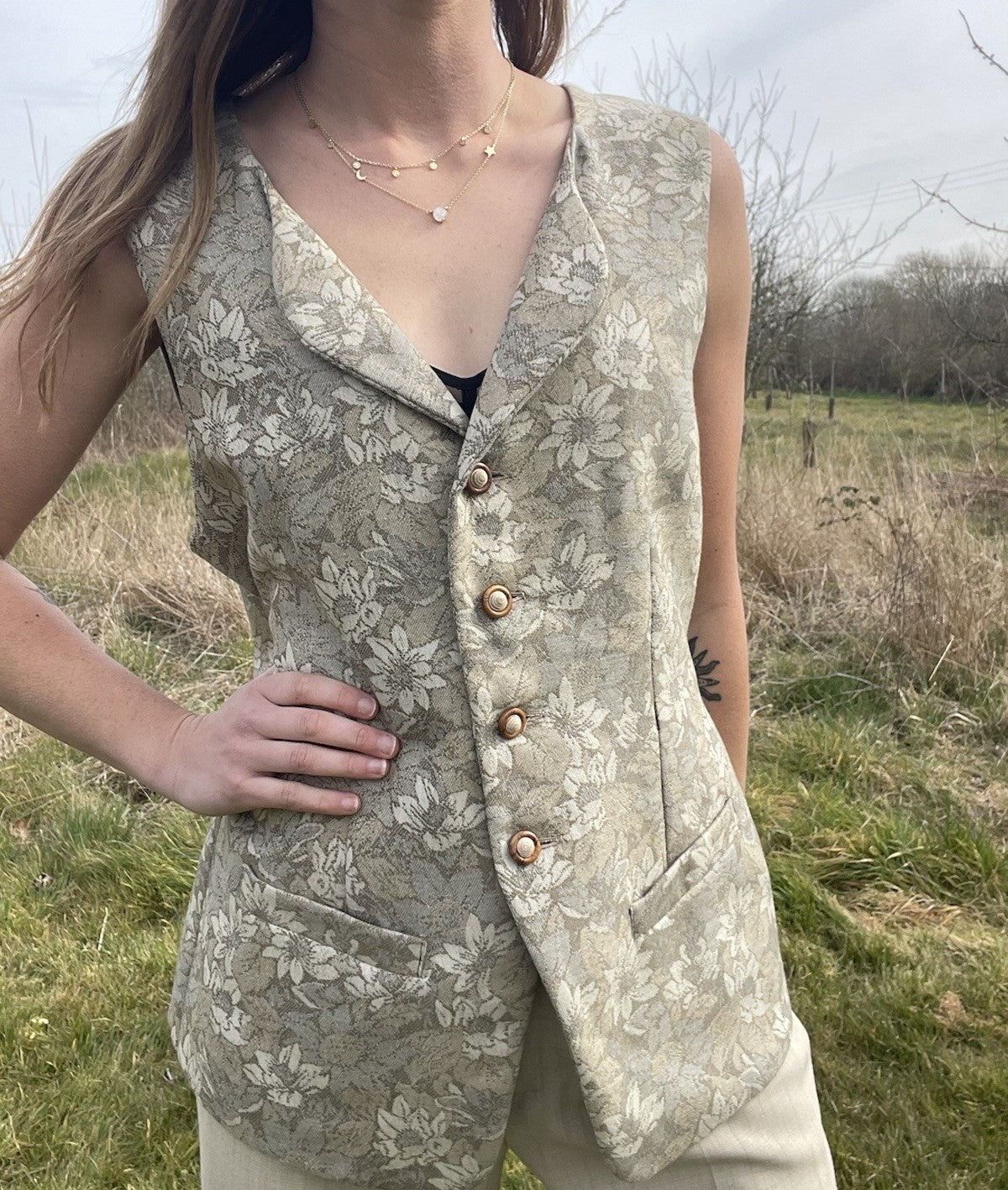 Vintage Size M 10-12 Neutral Tapestry Floral Button Front Waistcoat