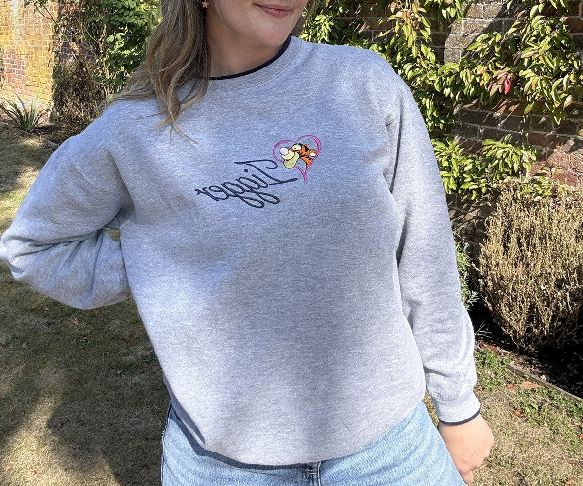 Vintage Size M 8-14 Grey 90s Tigger Embroidered Sweatshirt Jumper