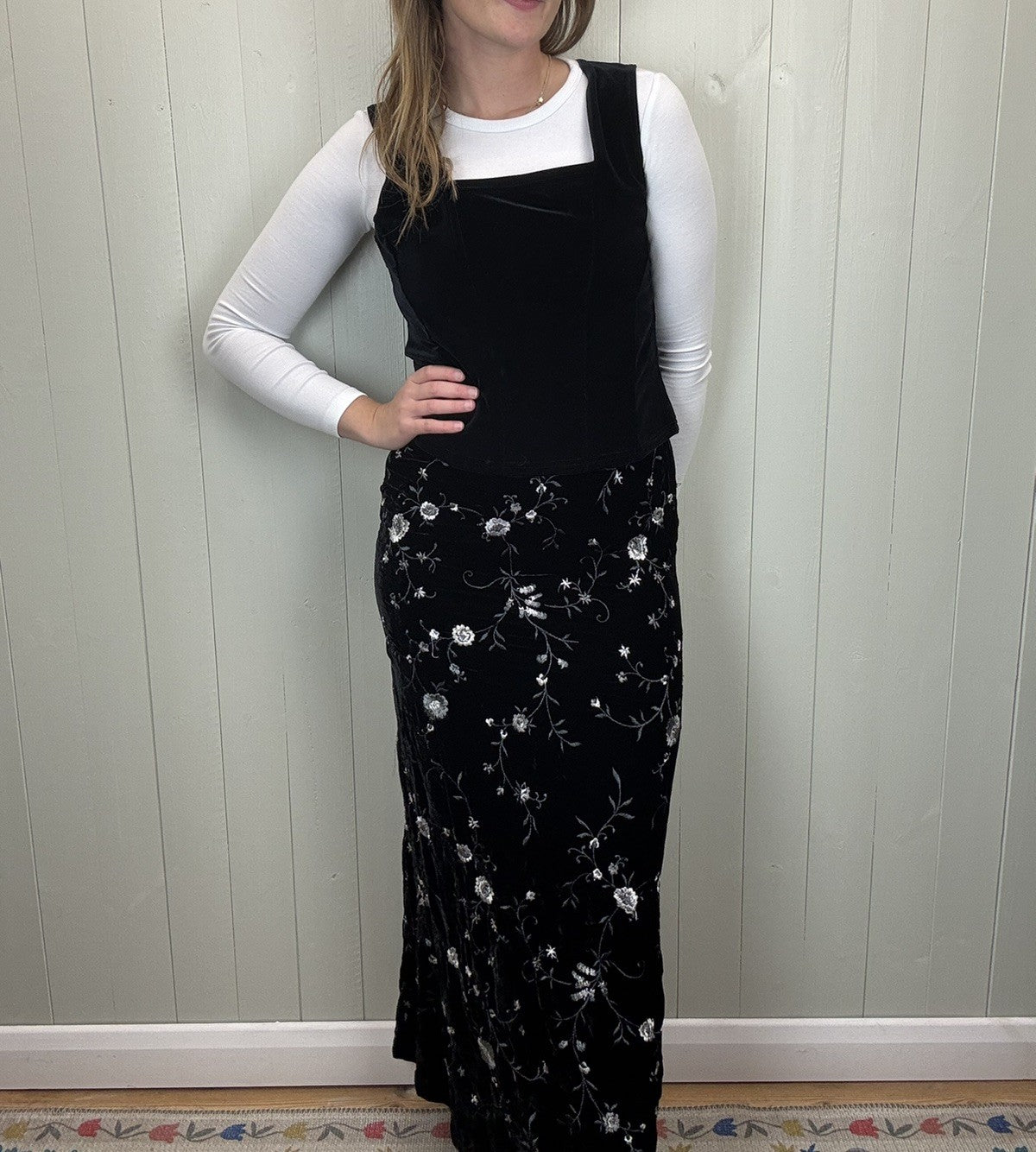 Vintage Size S 8-10 Black Whimsical Embroidered Velvet Midi Maxi Slip Skirt