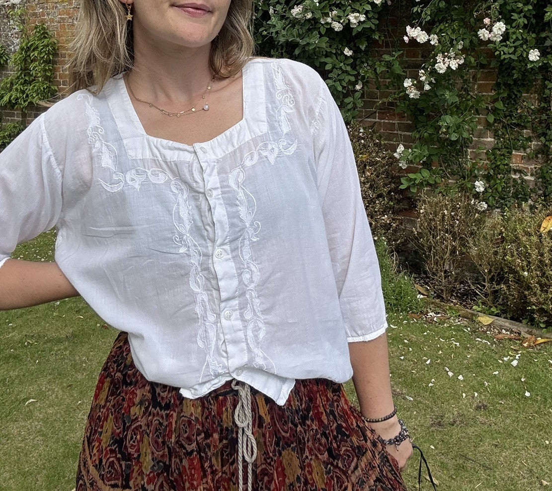 Vintage 70s Size M 10-14 white embroidered cotton blouse by Crystals