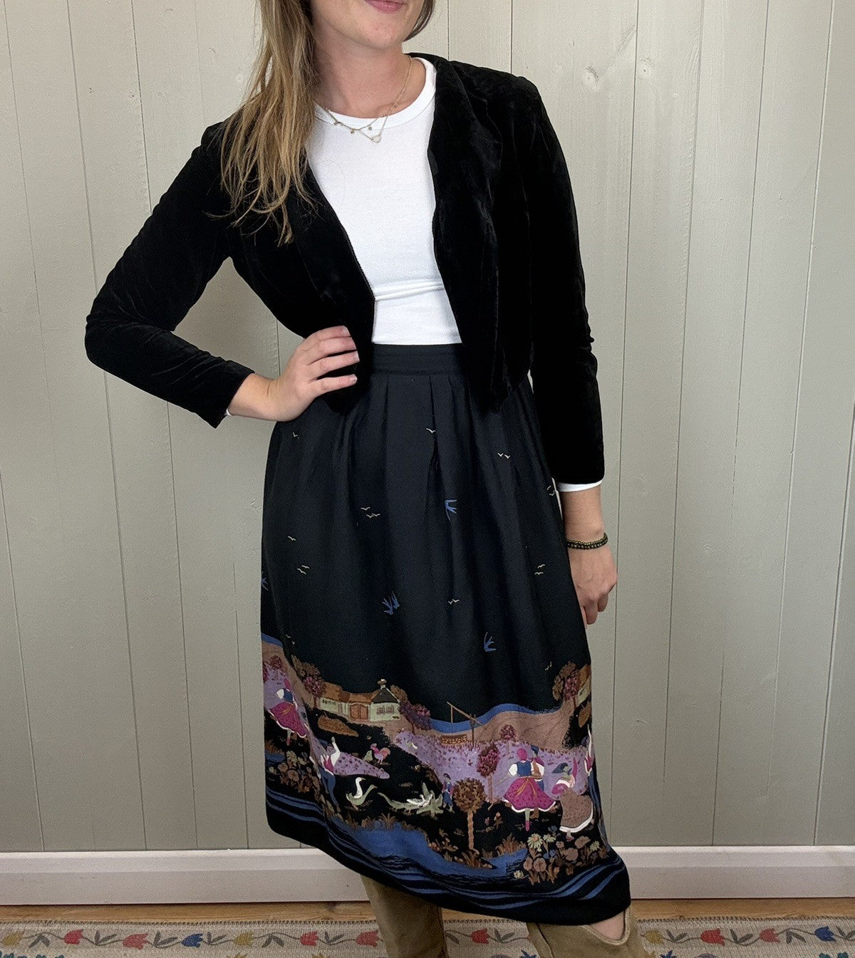 Vintage 70s Size XS 6-8 Black Velvet Bolero Cropped Jacket Highlight