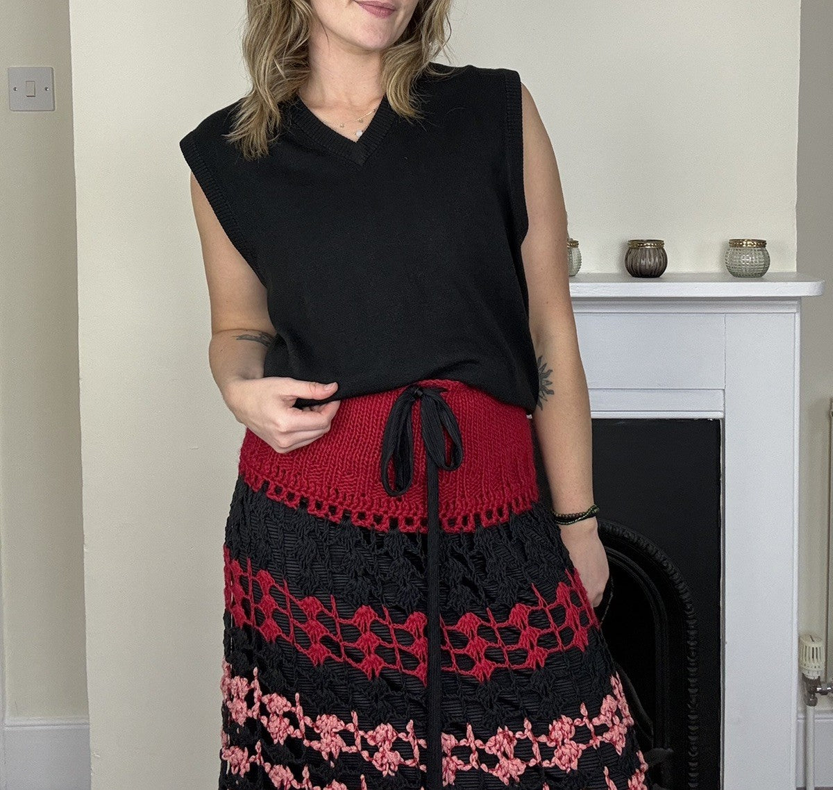 Vintage 90s Size XL 14-18 Black V-Neck Knit Vest Tank Top Woolworths