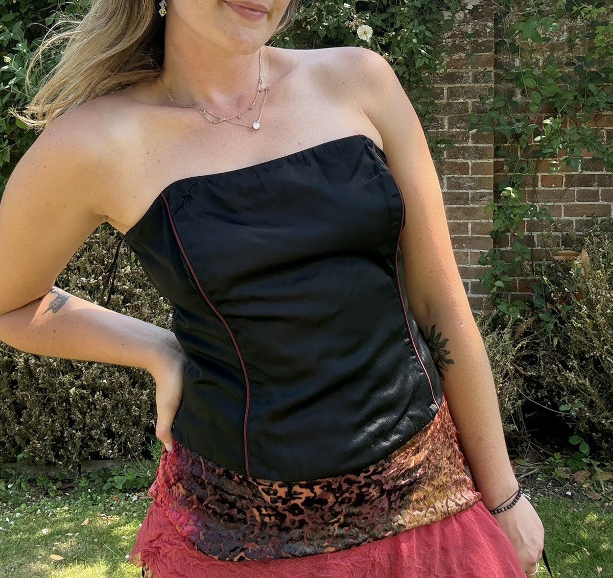 Vintage S 8-10 Black & Deep Red Lace Corset Bustier Top by Laura Ashley