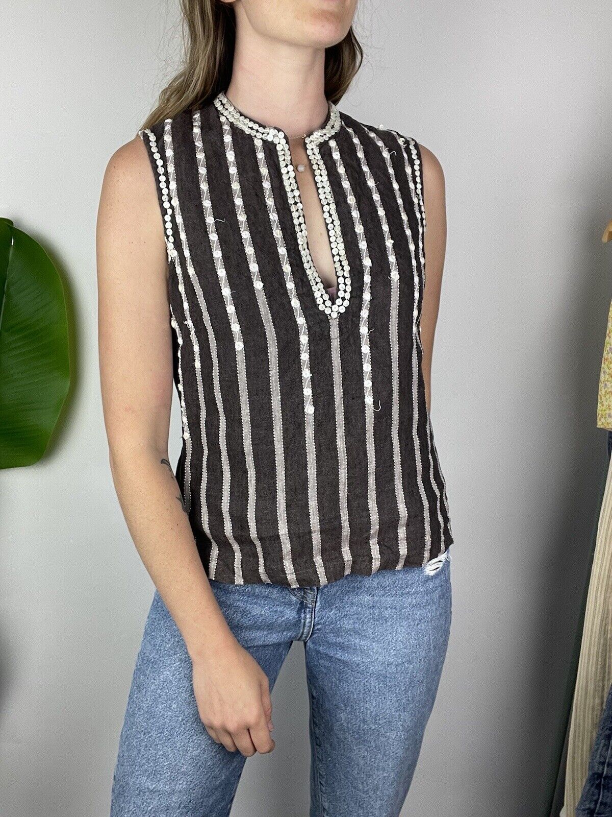 Vintage Size S 6-10 Brown Linen Mother Of Pearl Embroidered Boho Top EAST