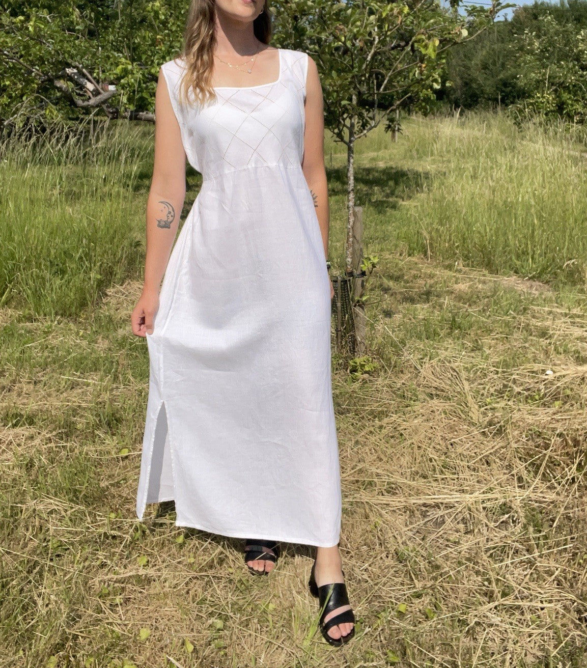 Vintage Size S 6-10 White Linen  Embroidered Folk Peasant Midi Dress