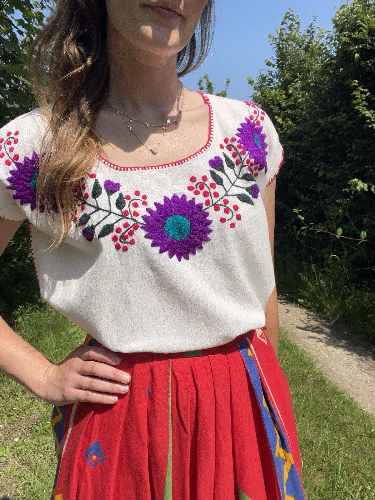 Vintage Size L 12-16 White Flower Embroidered Peasant Folk Blouse