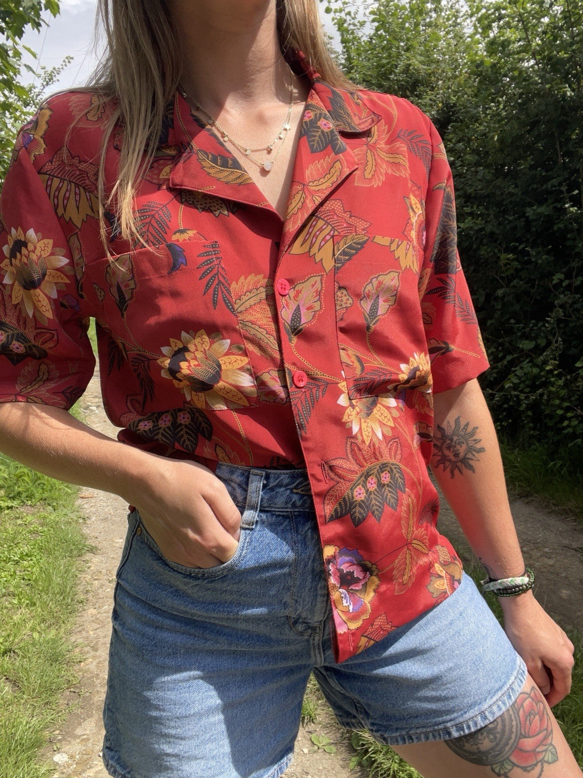 Vintage 70s Size L 10-14 Red Floral Short Sleeve Button Shirt Barry Joseph