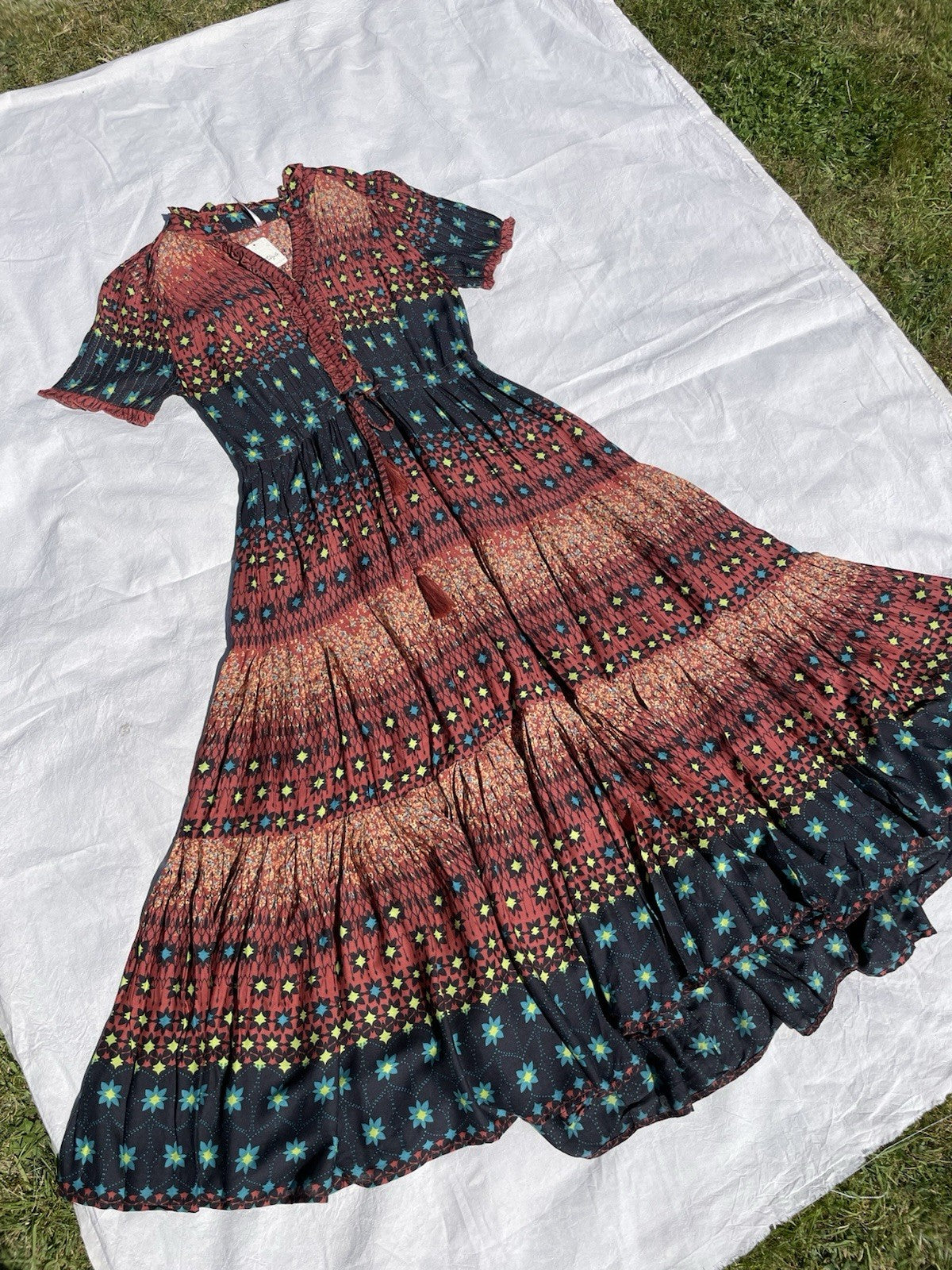 BNWT Size XS 6-10 Bohemian Patterned Tiered Tie Waist Midi Dress Free People