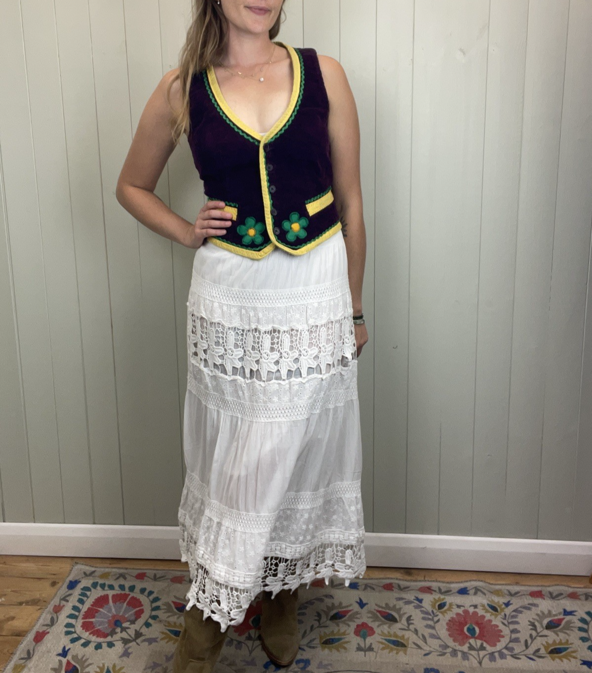 Vintage Free Size 3XL 18-24 White Indian Cotton Embroidered Boho Midi Skirt