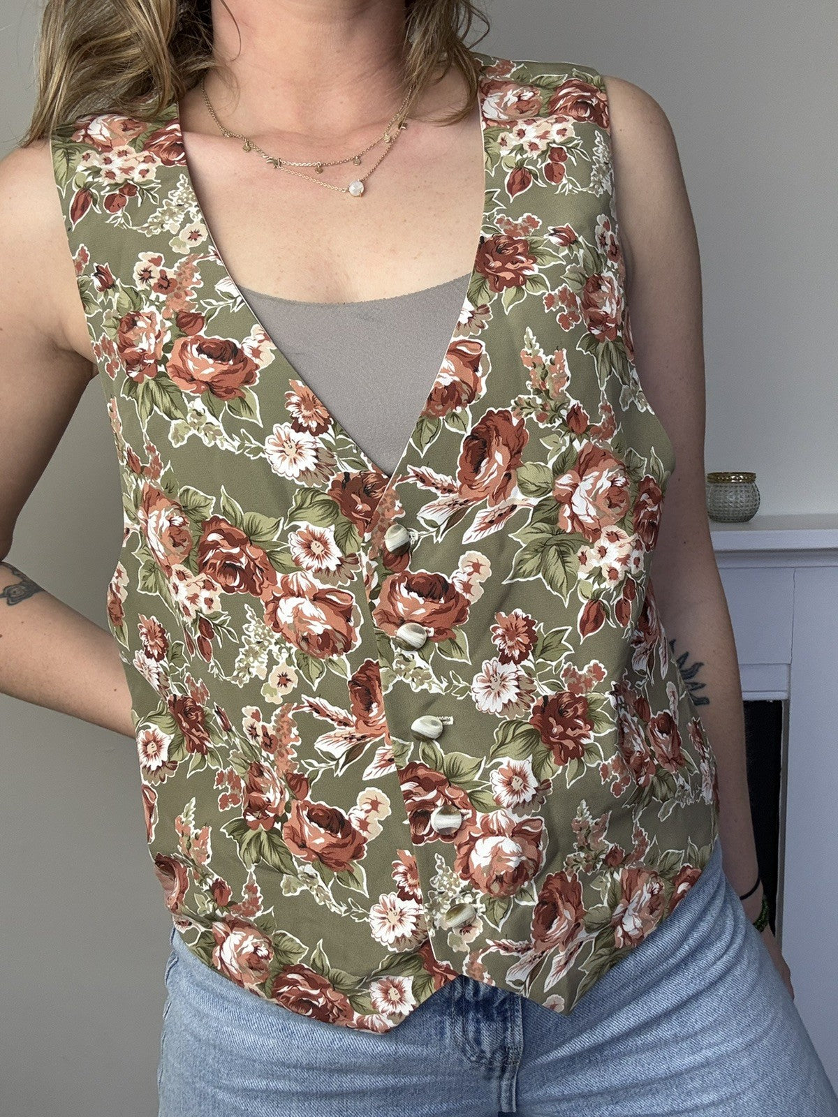 Vintage 70s Size M 10-12 Green Romantic Floral Button Front Waistcoat