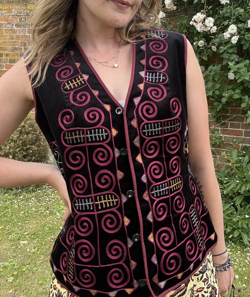 Vintage Size M 10-12 Black Bohemian Embroidered Waistcoat Tumar