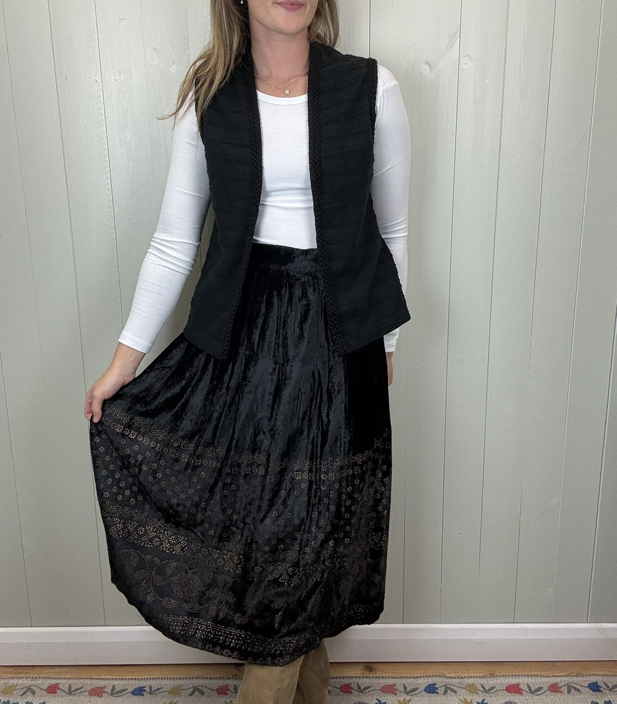 Vintage 70s M 10 & 12 W30 Black Boho Velvet Patterned Midi Skirt Movie