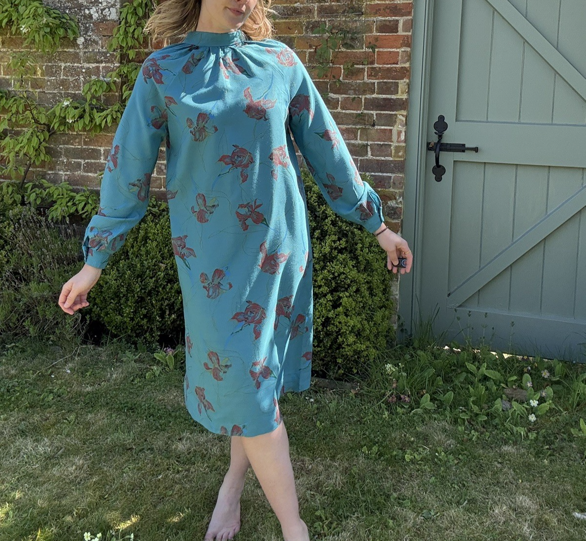 Vintage 70s Size S 8-10 Teal Blue Floral Mock Neck Shift Dress