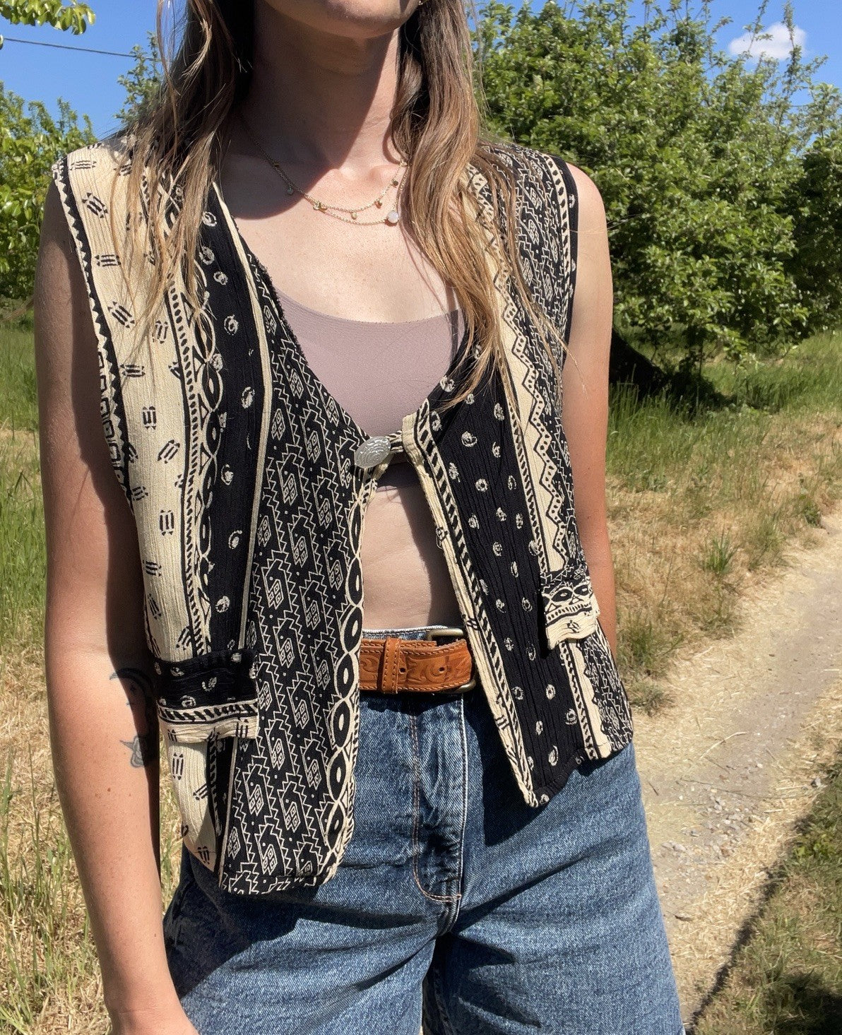 Vintage Size M 8-12 Black Ecru Boho Patterned Waistcoat Summer Top