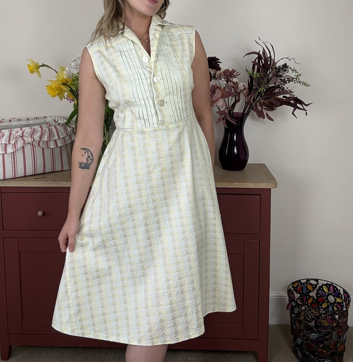 Vintage 1950s Size M 10-12 Bunny Print Midi Dress