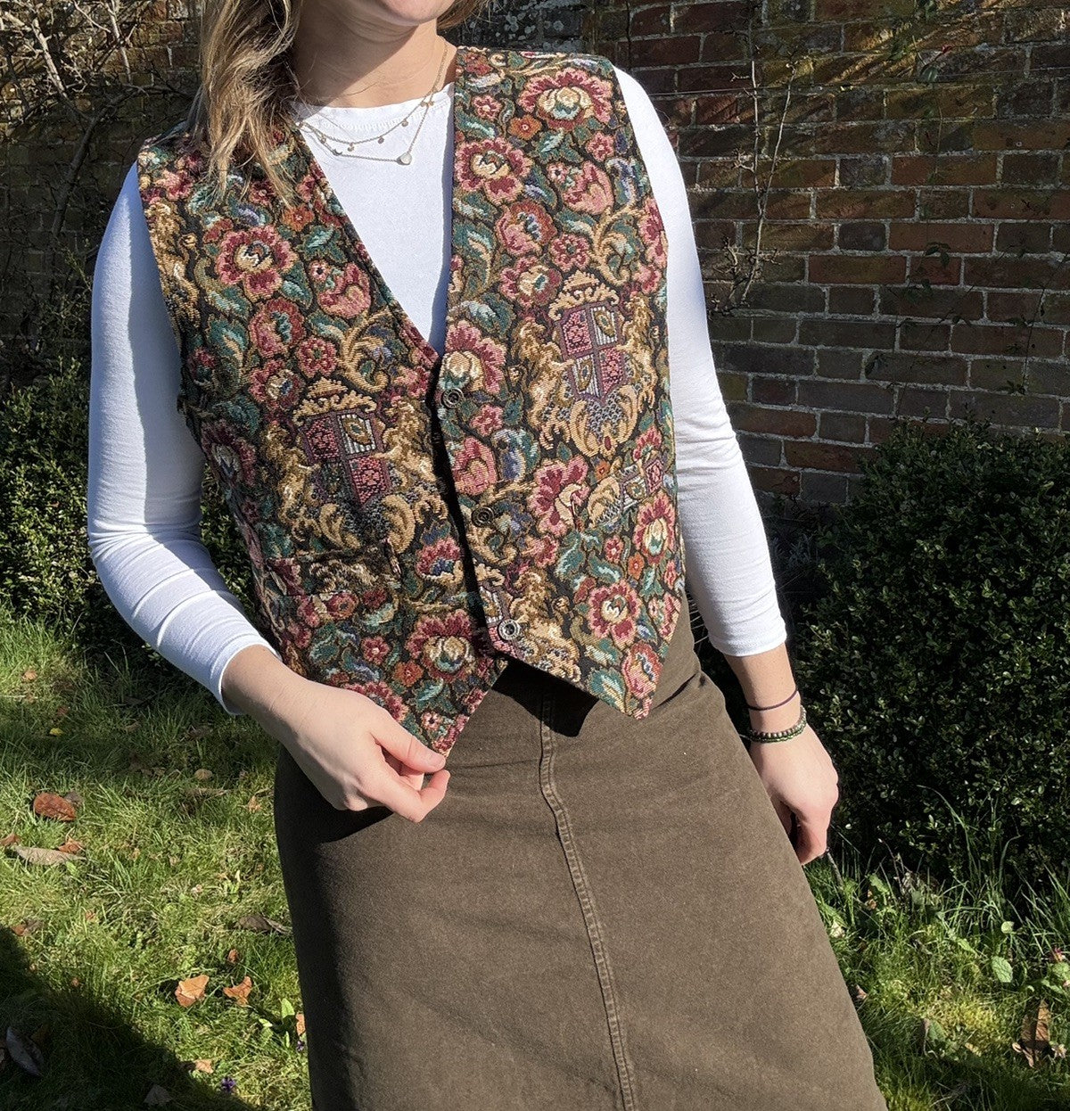 Vintage Size M 10-12 Boho Cottage Floral Tapestry Waistcoat