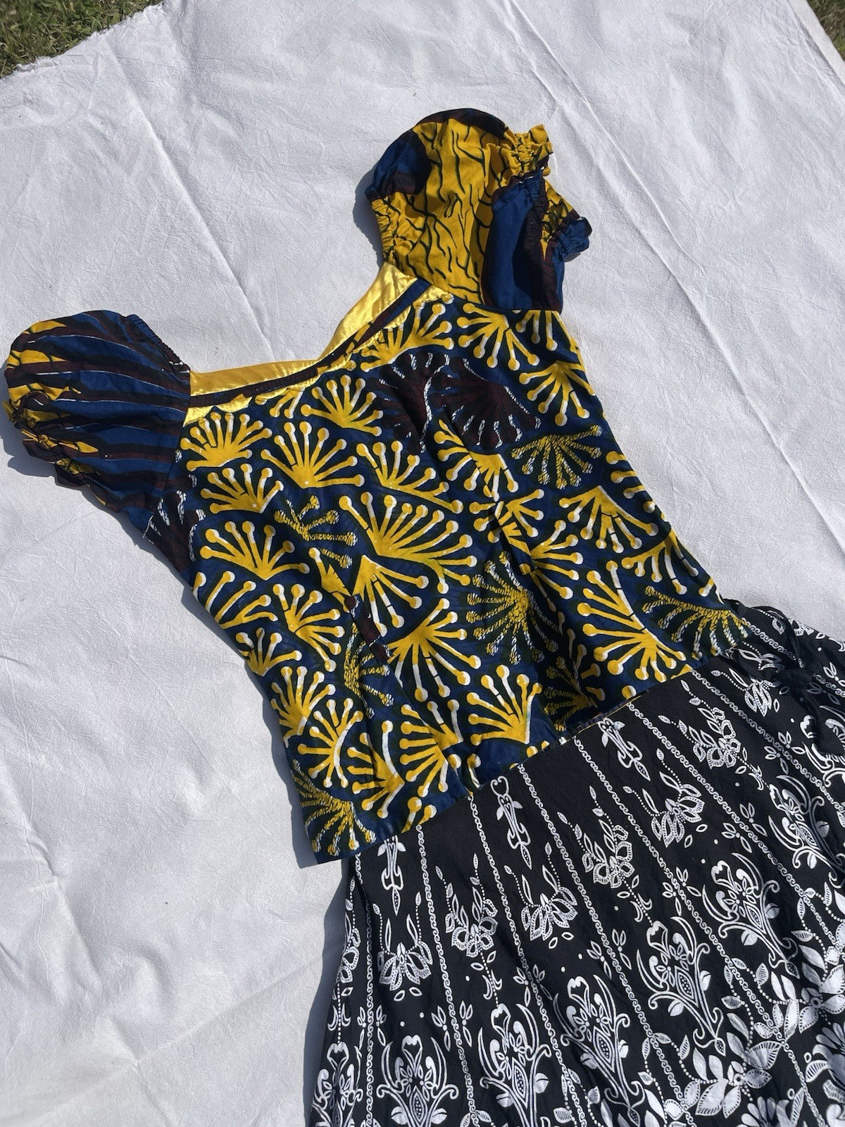 Vintage Size M 10-12 Navy Yellow Boho African Zip Back Summer Top