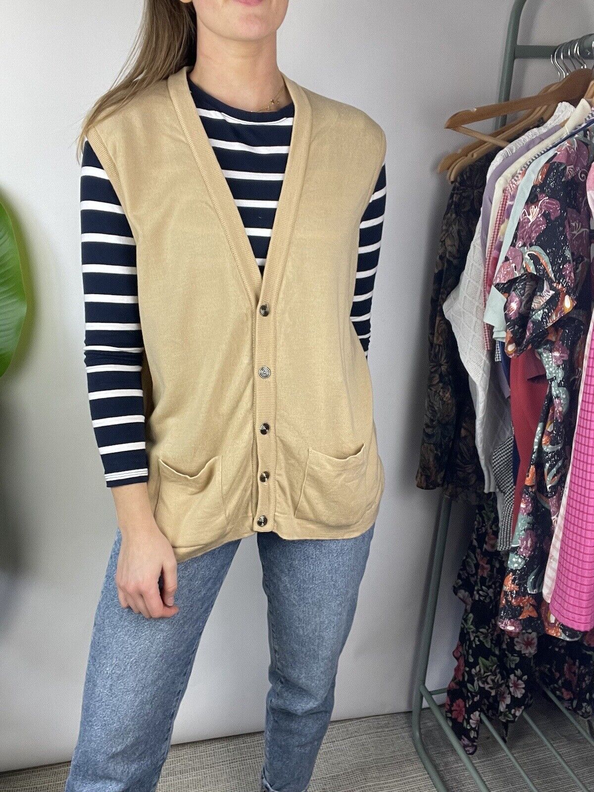 Vintage Size XL 14-18 Beige 100% Pure Merino Wool Knit Vest Jonelle