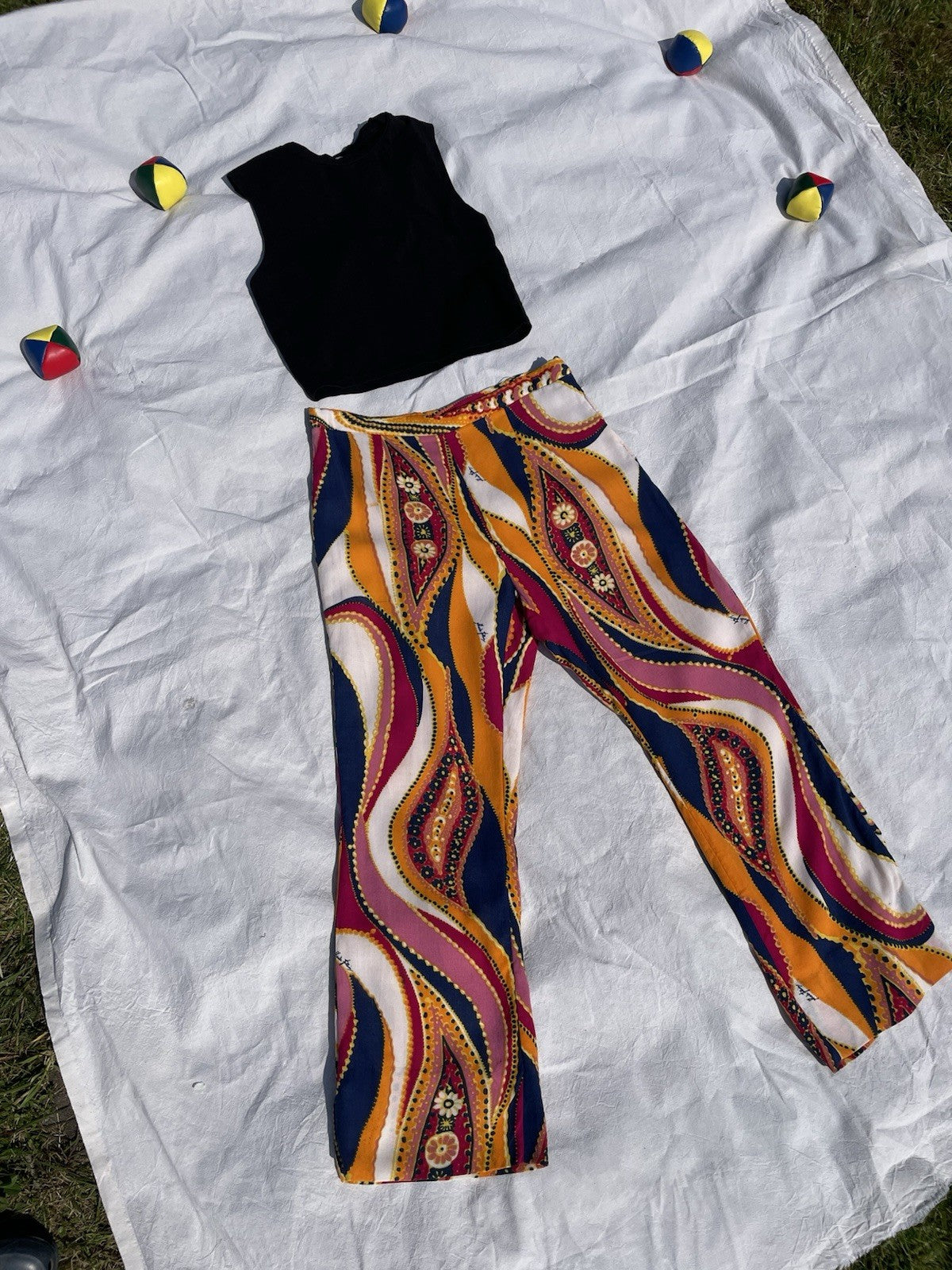 Size XS 6-8 Bright Funky Psychedelic Pattern Kick Flare Cropped Trousers
