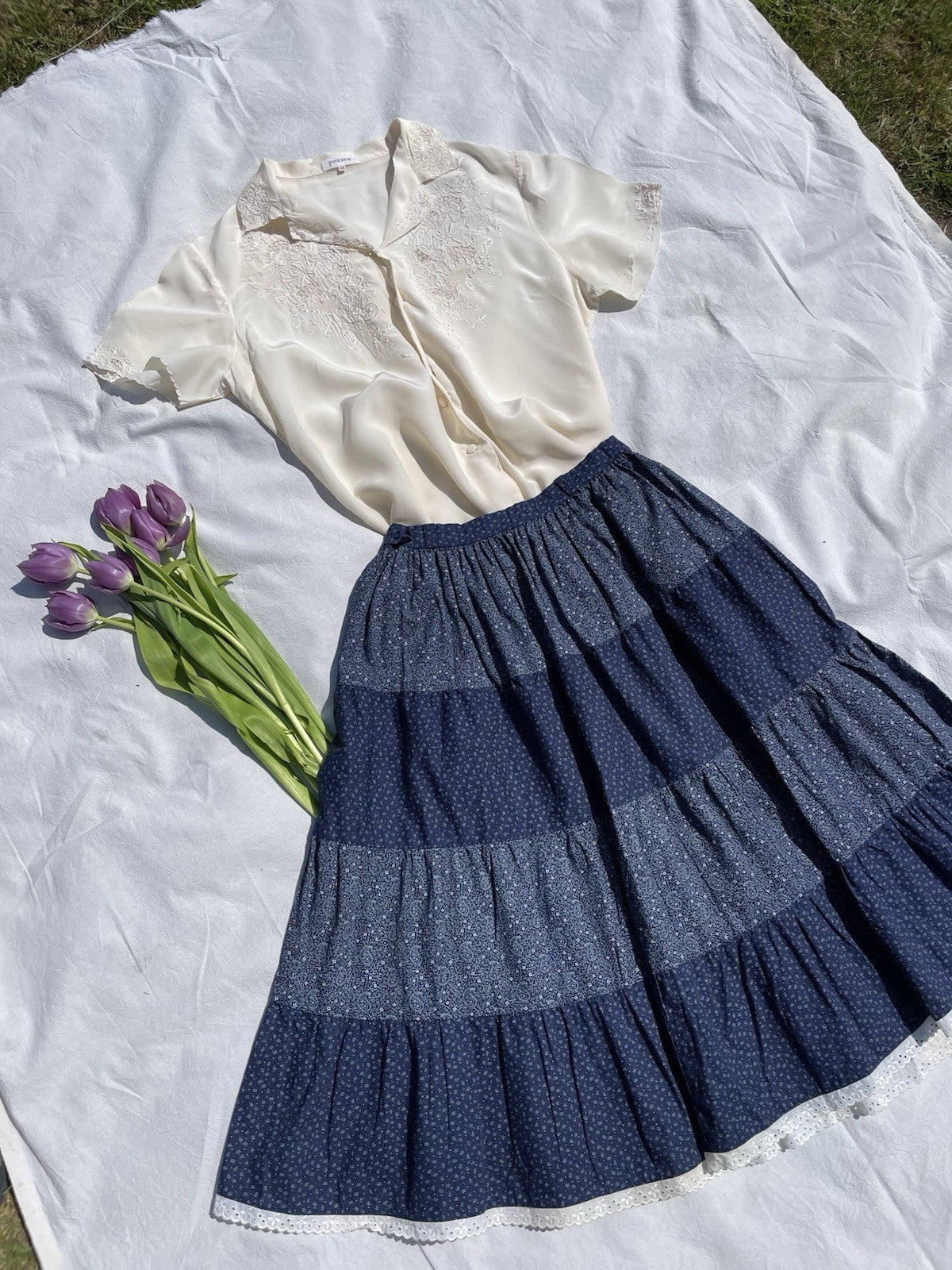 Vintage Size 8 Navy Prairie Floral Tiered Midi Skirt