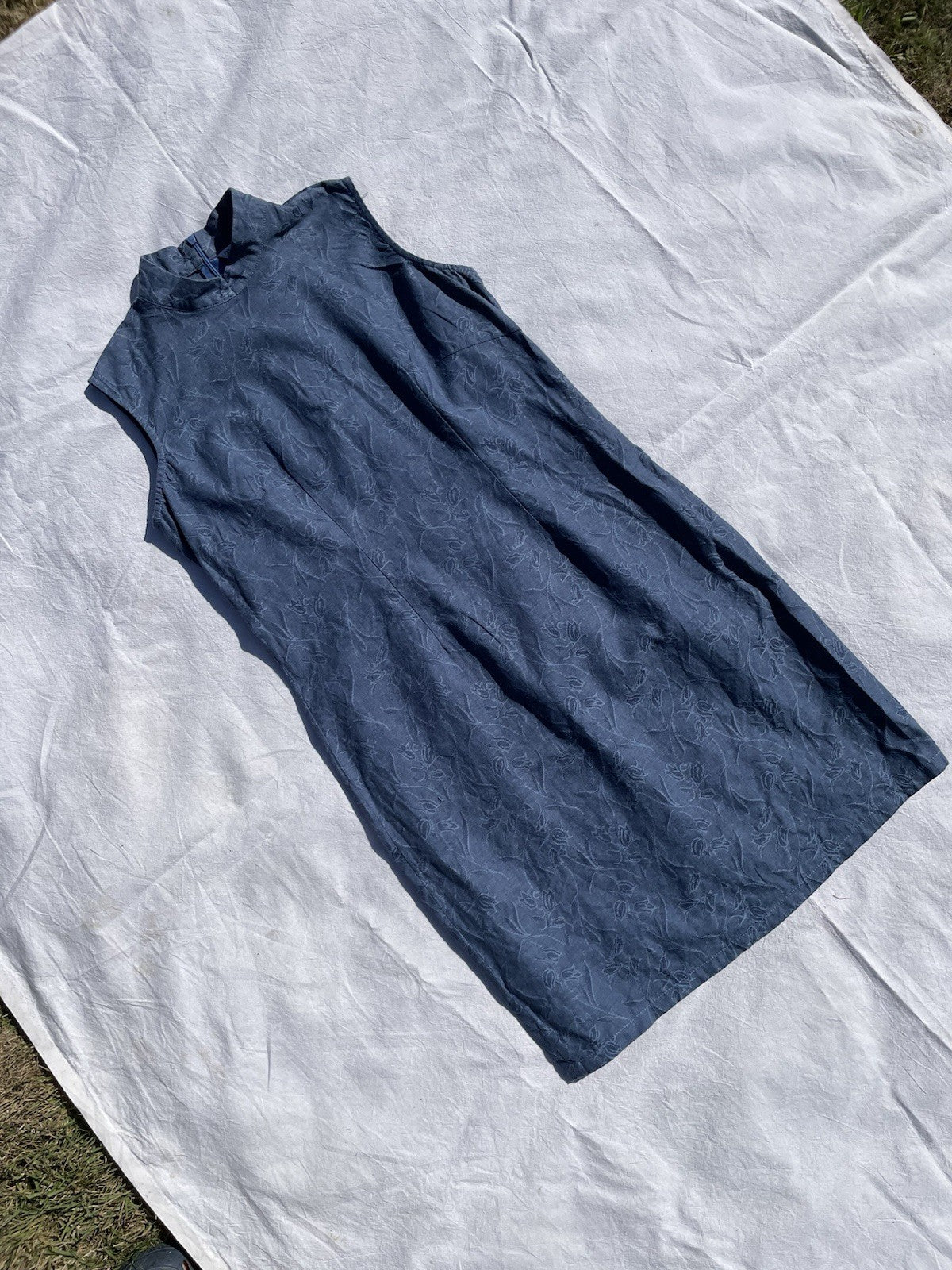 Vintage Size M 10-12 Blue Subtle Floral Mock Neck Linen Sleeveless Dress Tung On
