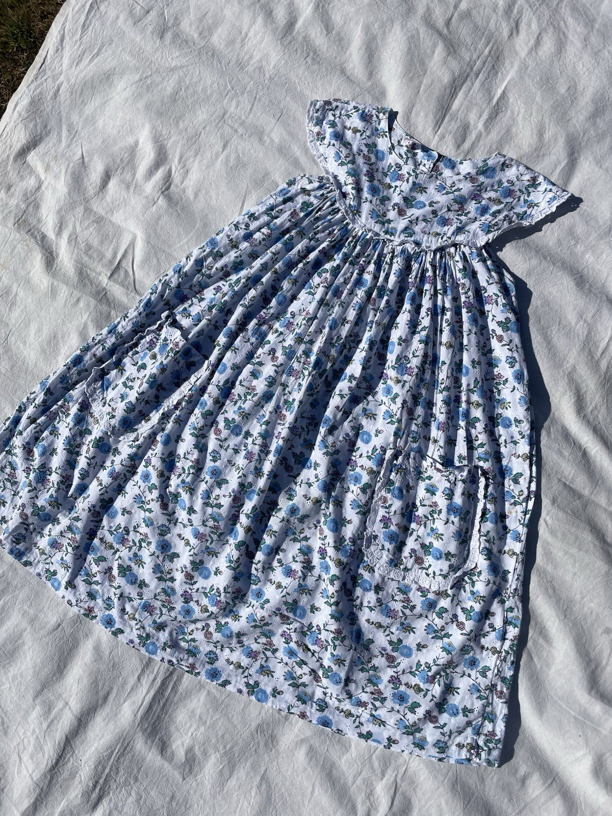 Vintage Size S 6-10 White Blue Ditsy Floral Frill Summer Dress