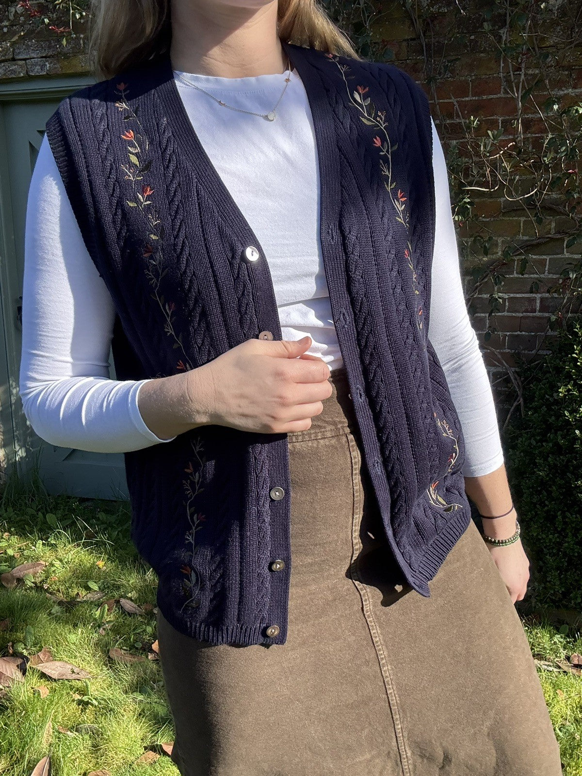 Vintage Size M 10-14 Navy Cottage Flower Embroidered Cotton Knit Vest Tulchan
