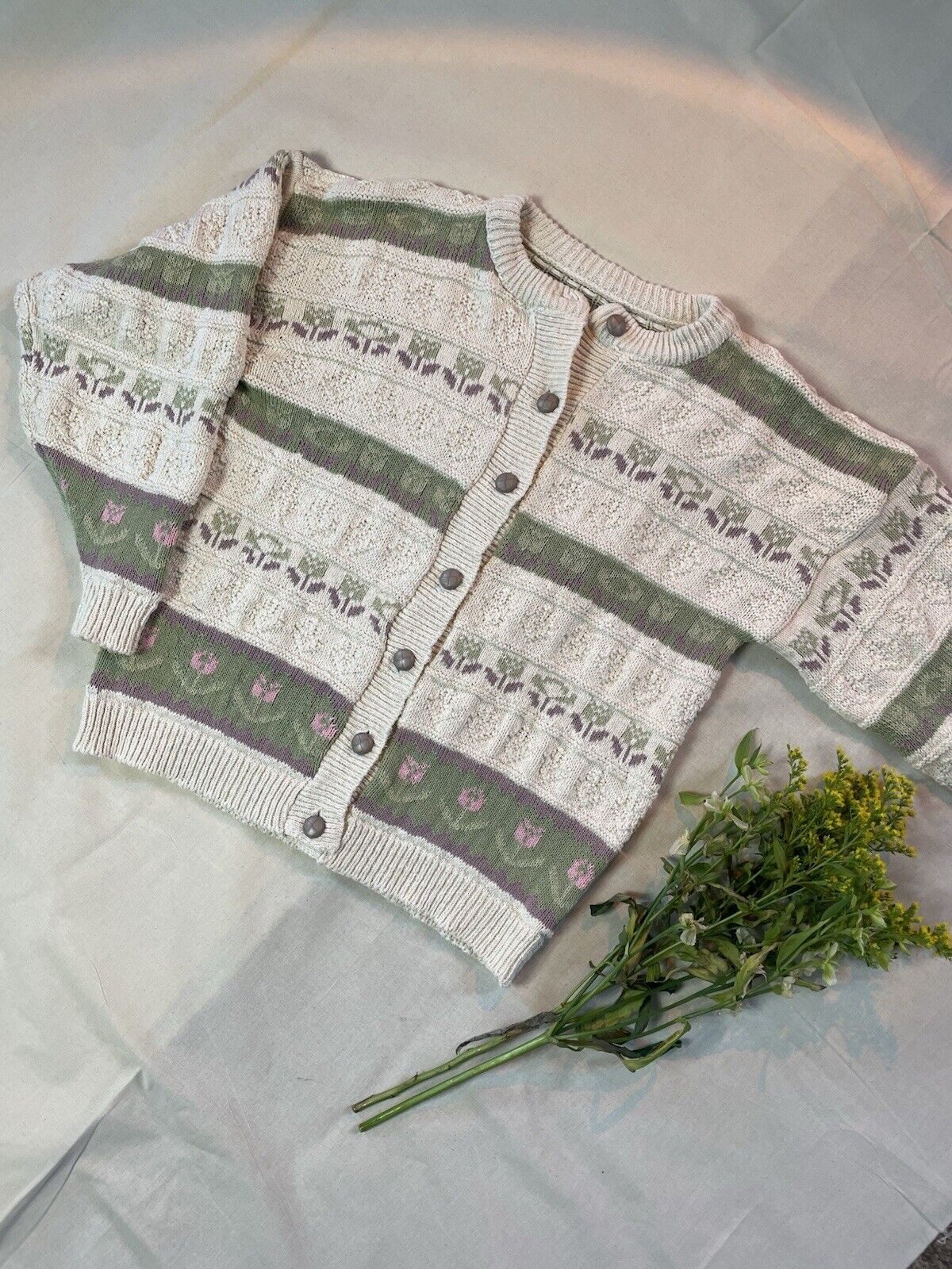 Vintage Size M 10-14 Hand knit Cream Floral Knit Cardigan