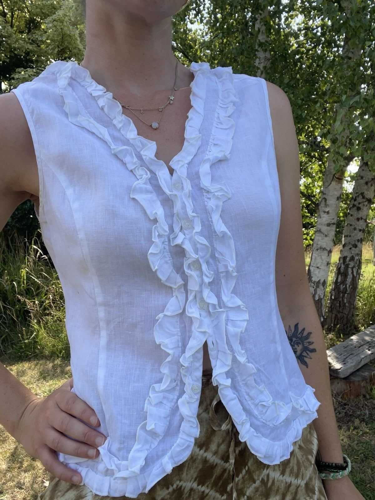 Vintage Size S 6-10 White Ruffle Sleeveless Linen Blouse