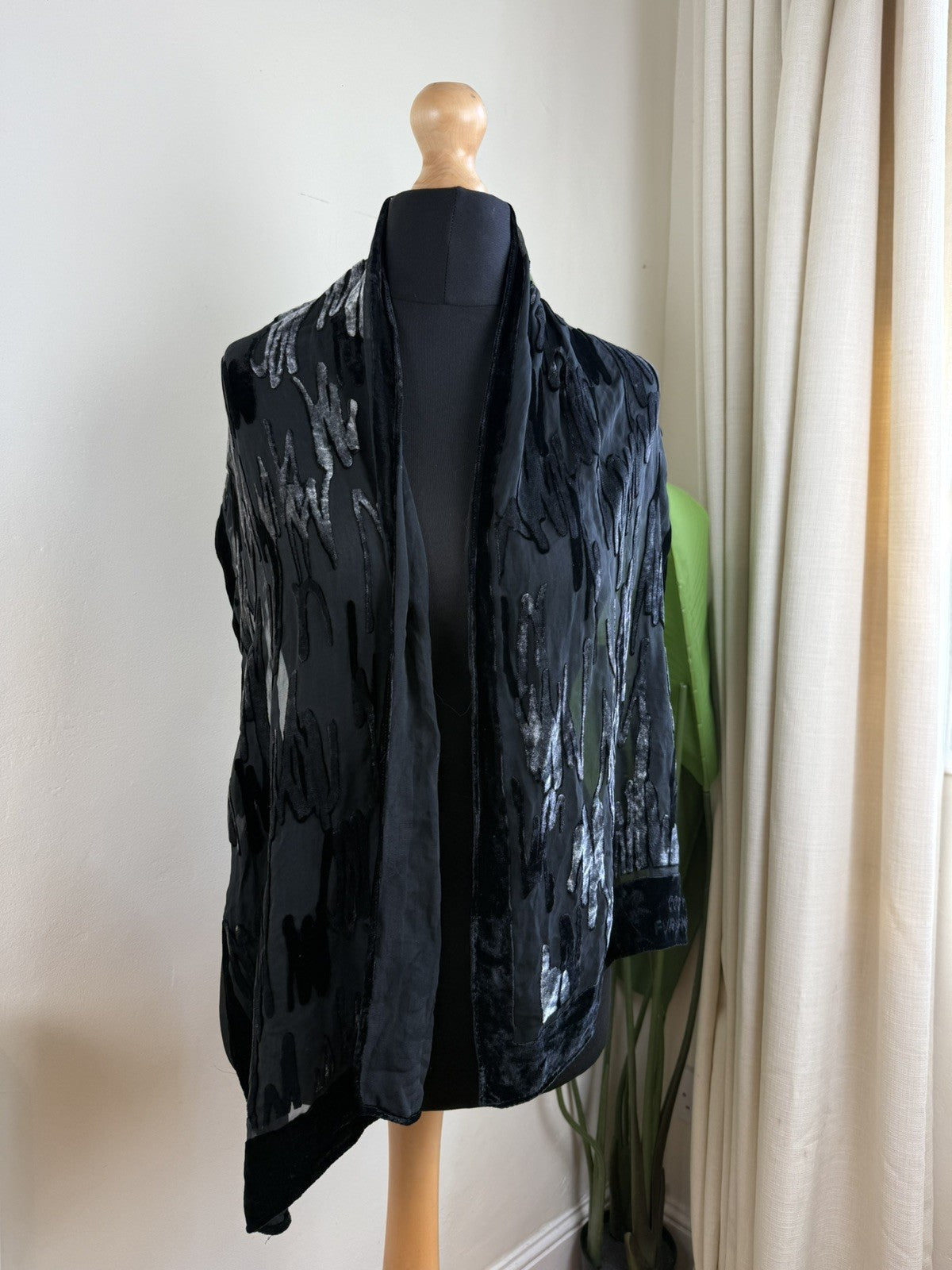 Vintage Black Witchy Whimsical Velvet Silk Blend Egon Von Furstenberg Scarf