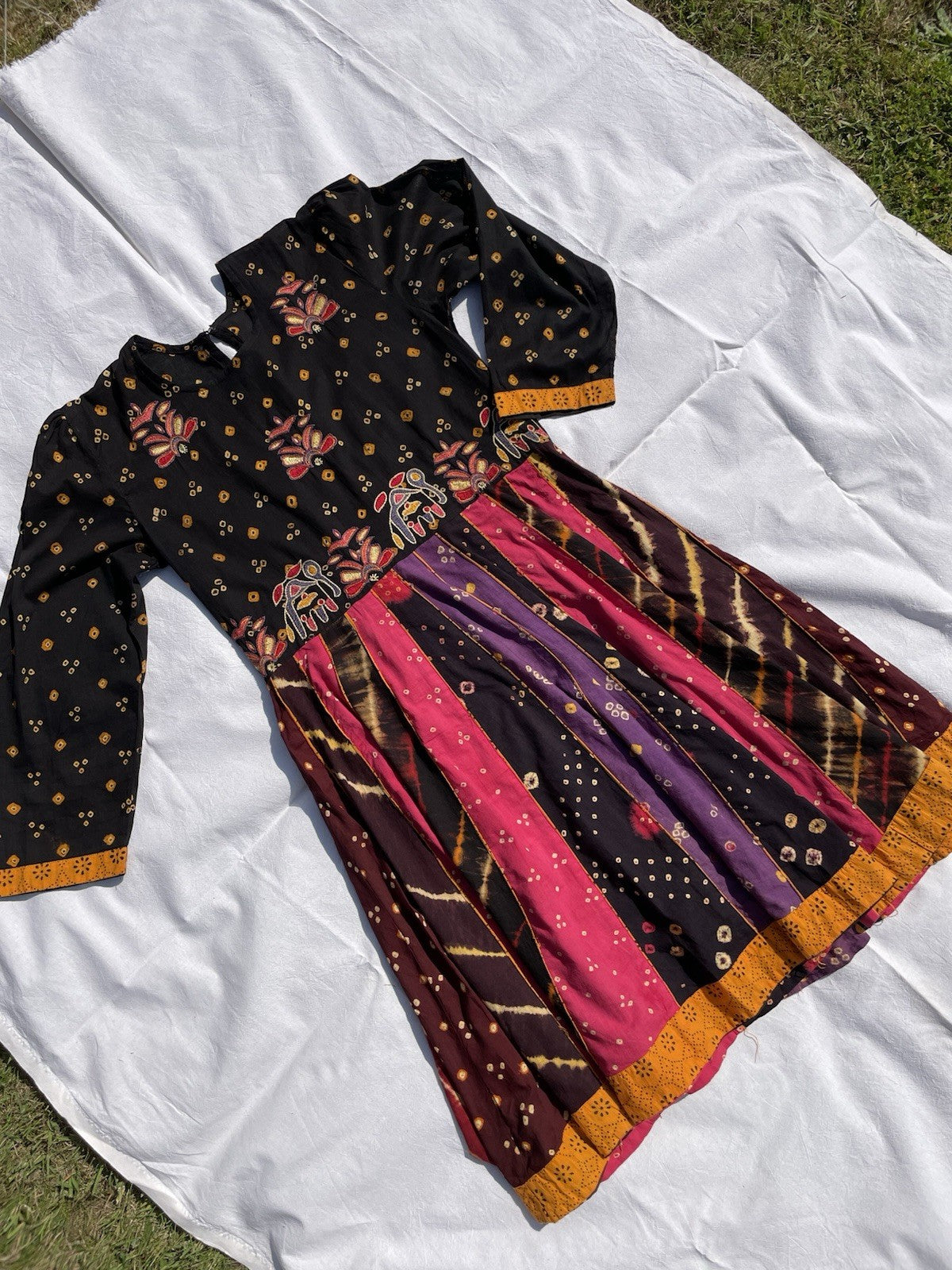 Vintage 70s Size M 8-12 Black Boho Embroidered Indian Cotton Dress