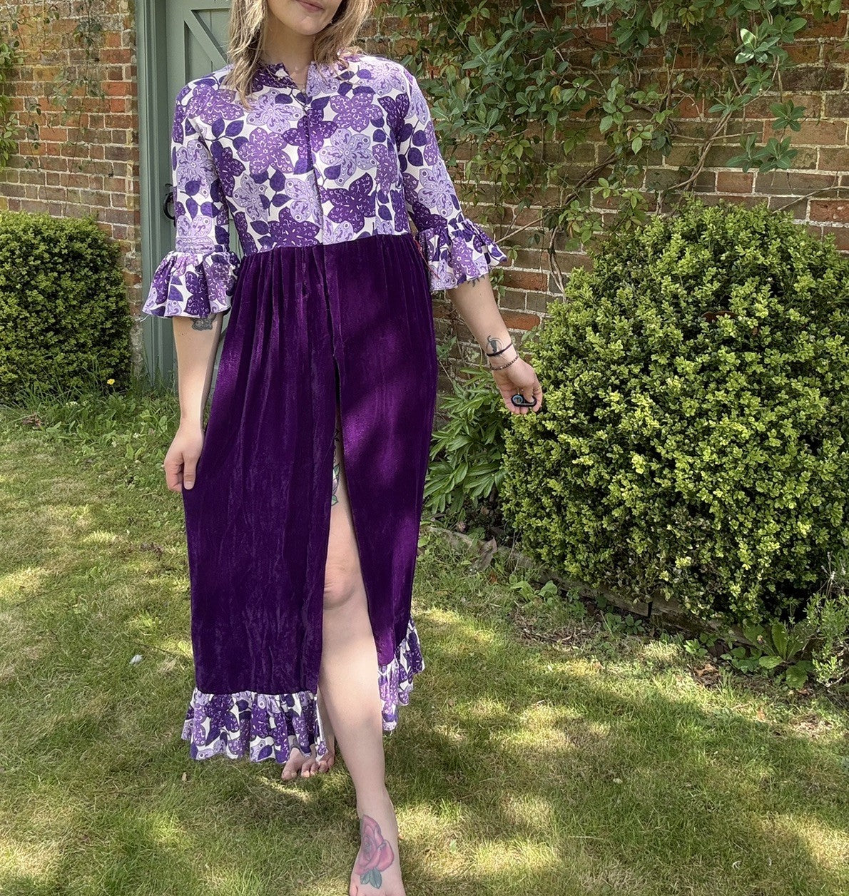 Vintage 1970s Size S 6 & 8 Purple Frill Sleeve Velvet Boho Maxi Dress Jacket