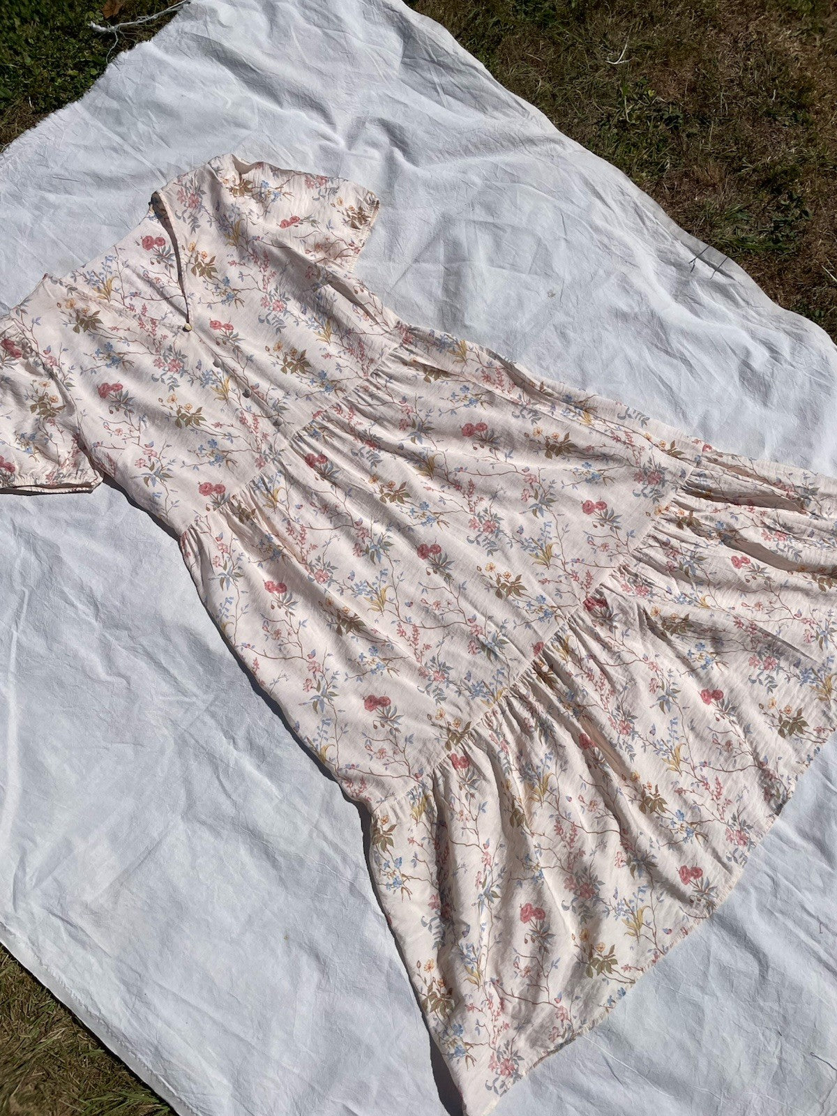 Size 3XL 16-20 Ecru Floral Tiered Midi Tea Dress