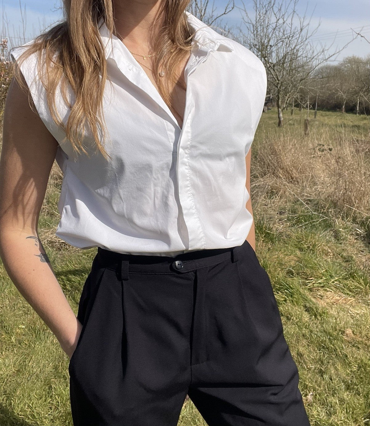 Size S 6-10 White Padded Shoulder Sleeveless Shirt Sofie Schnoor